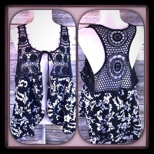 🍭 Black & White Boho Cover-Up Top —-EUC 🍭